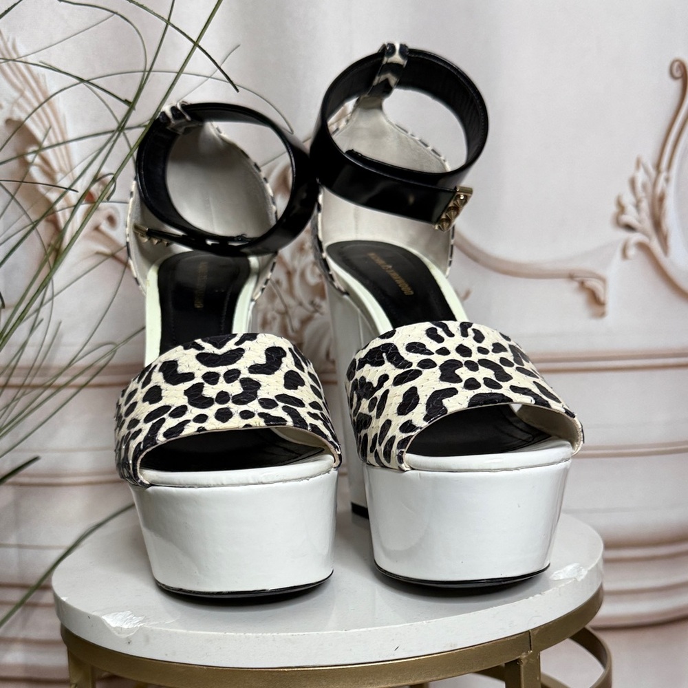 Nicholas Kirkwood Black and White Platform Sandals